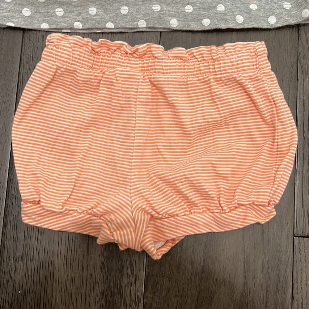 Carters baby girl striped bloomer with matching giraffe polkadot T-shirt